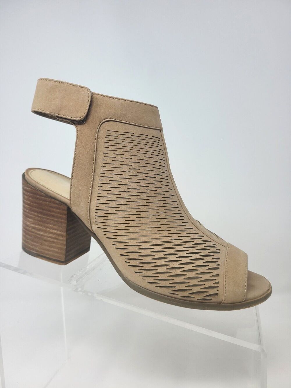 Vince Camuto Womens Lavette Tan Peep Toe Block Heel Booties Size 9.5 M Cut Out